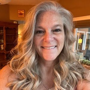 Meet your Posher, Traci